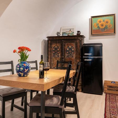 Ferienwohnung Altes Salzgewoelbe Badgasse Gmunden Exterior foto